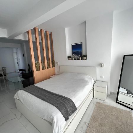 Modern 1-Bedroom Apartment In The City Center سالونيك المظهر الخارجي الصورة
