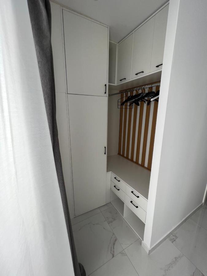 Modern 1-Bedroom Apartment In The City Center سالونيك المظهر الخارجي الصورة