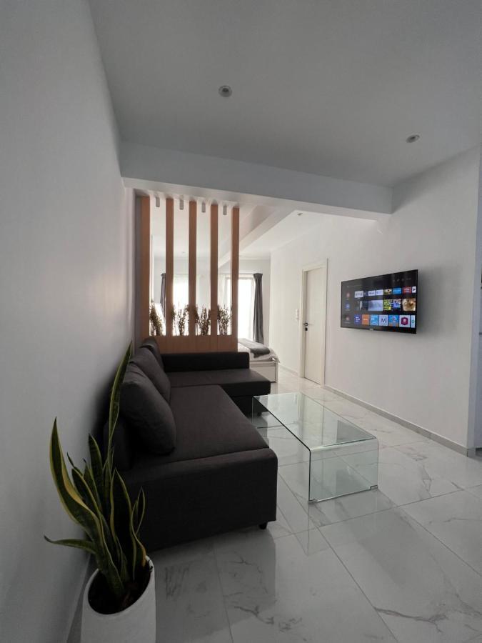 Modern 1-Bedroom Apartment In The City Center سالونيك المظهر الخارجي الصورة