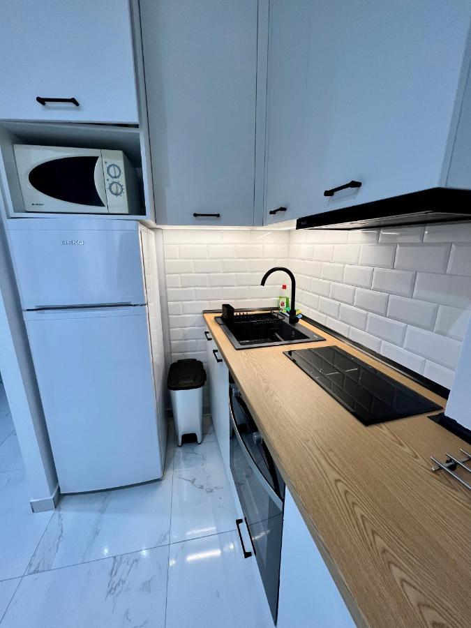 Modern 1-Bedroom Apartment In The City Center سالونيك المظهر الخارجي الصورة